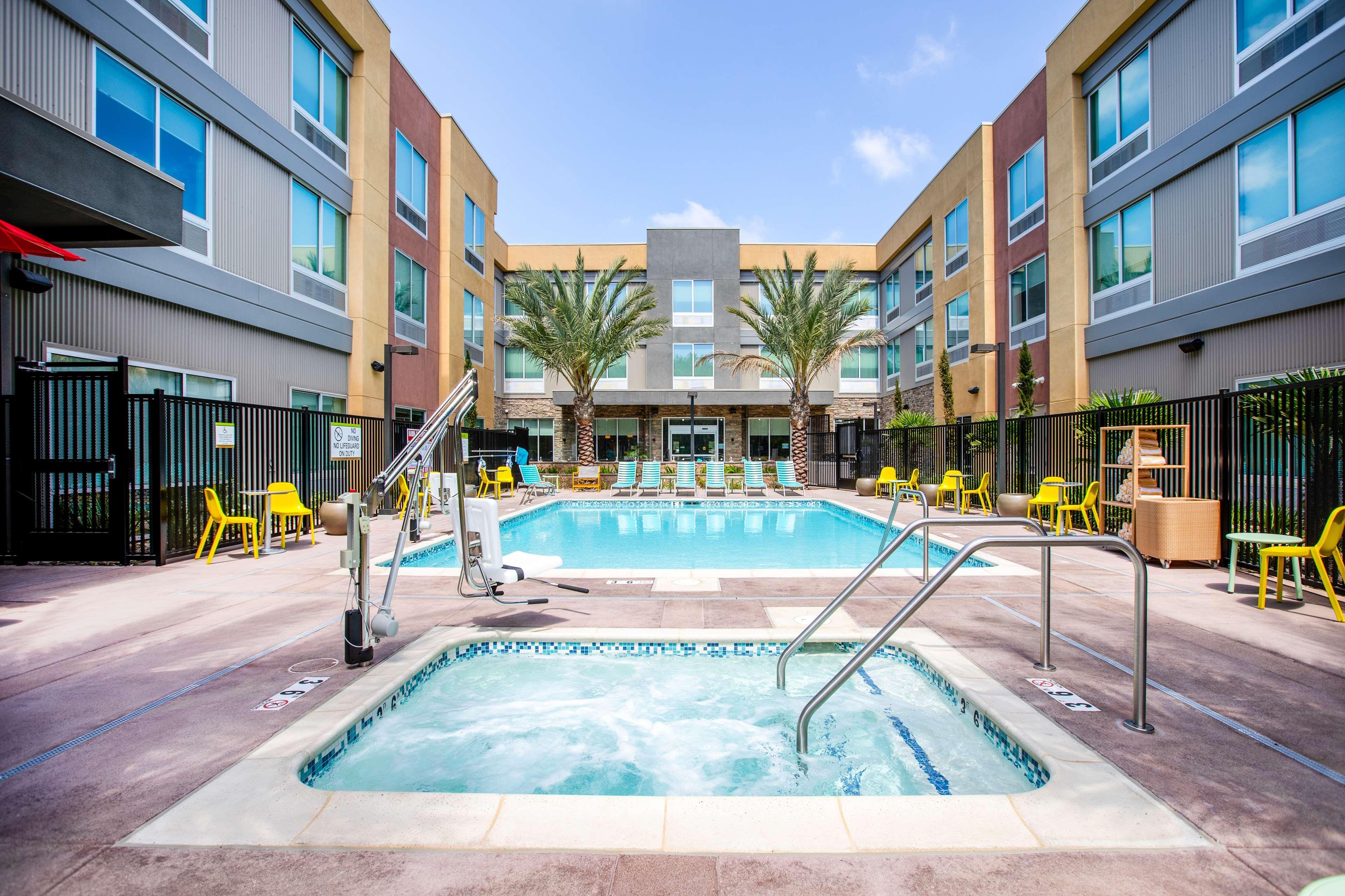 Home2 Suites By Hilton Carlsbad, Ca Bagian luar foto