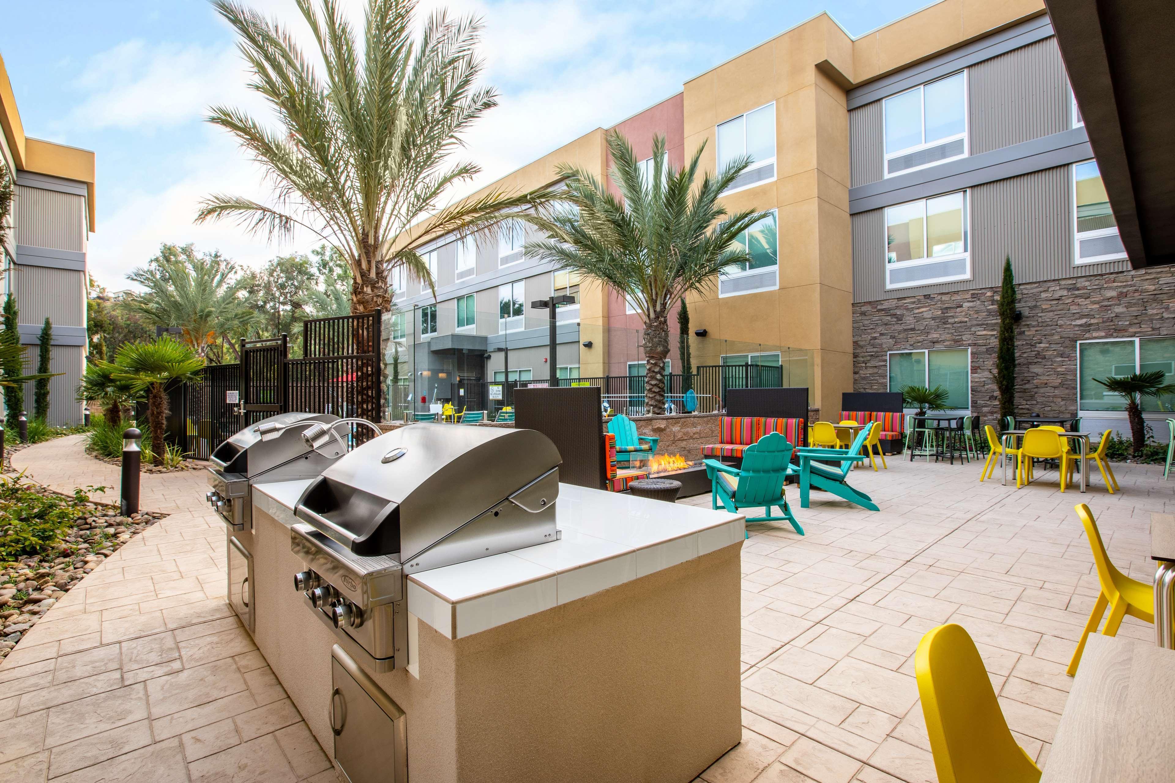 Home2 Suites By Hilton Carlsbad, Ca Bagian luar foto